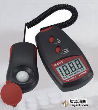 數(shù)字照度計量程不小于2000lx；精度：±5％